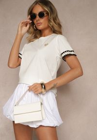 Renee - Biały Bawełniany T-shirt z Sercem Firile. Okazja: na co dzień. Kolor: biały. Materiał: bawełna. Styl: klasyczny, casual #4
