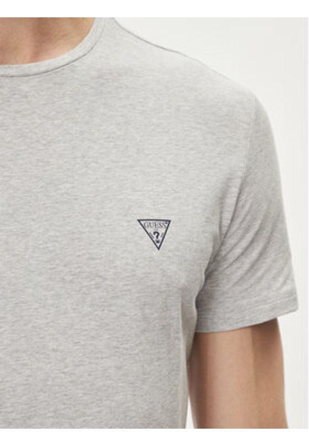 Guess T-Shirt Caleb U97M00 KCD31 Szary Slim Fit. Kolor: szary. Materiał: bawełna