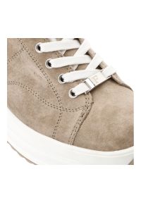 Sneakersy damskie Filippo, cholewka z naturalnej skóry zamszowej z klasycznym sznurowaniem i subtelnymi przeszyciami, masywna platforma o płynnej lin. Kolor: beżowy. Materiał: skóra, zamsz. Szerokość cholewki: normalna. Obcas: na platformie. Styl: klasyczny #4