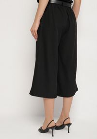 Born2be - Czarne Spodnie Kuloty w Eleganckim Stylu Kolistea. Okazja: na co dzień, na spotkanie biznesowe. Kolor: czarny. Wzór: aplikacja. Styl: elegancki #4
