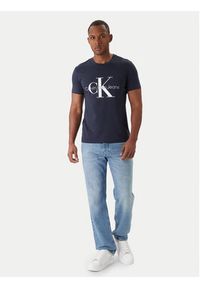 Calvin Klein Jeans T-Shirt J30J320935 Granatowy Slim Fit. Kolor: niebieski. Materiał: bawełna #6