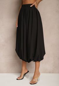 Renee - Czarna Spódnica z Wiskozą o Kroju Bombki Ennavin. Okazja: na co dzień. Kolor: czarny. Materiał: wiskoza. Styl: casual, elegancki
