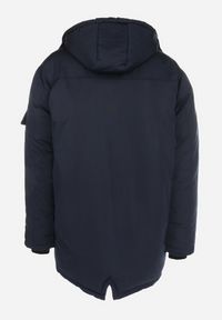 Born2be - Granatowa Kurtka Parka z Kapturem Ometi. Okazja: na co dzień, na spacer. Typ kołnierza: kaptur. Kolekcja: plus size. Kolor: niebieski. Długość: długie. Materiał: jeans, tkanina. Długość rękawa: długi rękaw. Sezon: jesień, zima. Styl: klasyczny, casual, elegancki