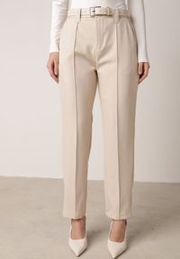 Born2be - Beżowe Eleganckie Spodnie Cygaretki z Wysokim Stanem i Paskiem z Klamerką Diminas. Okazja: na co dzień. Stan: podwyższony. Kolor: beżowy. Materiał: lakier. Wzór: gładki. Styl: elegancki #2