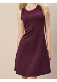 Sinsay - Gładka sukienka mini - bordowy. Kolor: czerwony. Wzór: gładki. Długość: mini #1