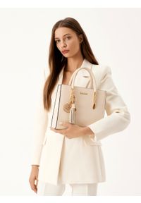 Kazar - Skórzana torebka o regularnym kształcie. Kolor: beżowy. Materiał: skórzane. Styl: wizytowy, biznesowy, elegancki. Rodzaj torebki: na ramię #7