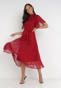Born2be - Bordowa Sukienka Acsophia. Kolor: czerwony. Materiał: materiał, tkanina. Długość rękawa: krótki rękaw. Styl: wizytowy, elegancki. Długość: midi