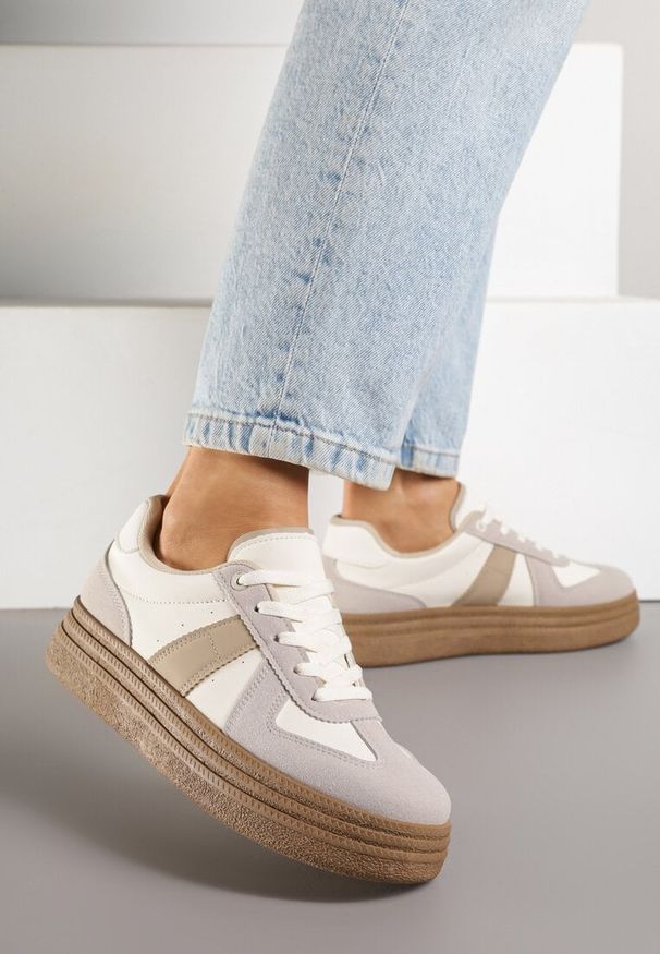 Renee - Ciemnobeżowe Sneakersy w Stylu Kultowych Tenisówek na Grubej Podeszwie Nanniris. Nosek buta: okrągły. Zapięcie: sznurówki. Kolor: beżowy. Materiał: materiał. Obcas: na obcasie. Wysokość obcasa: niski