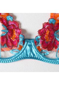 Intica - Komplet bielizny z kwiatowym haftem na specjalne okazje Banu. Kolor: żółty. Materiał: materiał. Wzór: kwiaty, haft #10