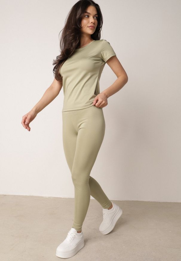 Born2be - Zielone Legginsy w Stylu Basic z Wyszczuplającym Pasem Samertes. Okazja: do pracy, na co dzień, na spacer. Stan: podwyższony. Kolor: zielony. Długość: krótkie. Styl: casual