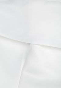 Born2be - Biała Rozkloszowana Sukienka VICES z Hiszpańskim Dekoltem Dorienora. Okazja: na imprezę. Typ kołnierza: dekolt hiszpanka. Kolor: biały. Materiał: poliester. Typ sukienki: rozkloszowane #4