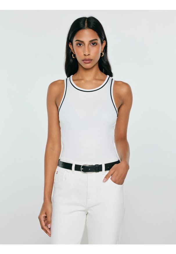 Big-Star - Top damski z kontrastowym wykoŅczeniem biały Lessa 100. Kolor: biały. Materiał: dzianina, materiał. Sezon: lato. Styl: elegancki, klasyczny, retro, sportowy