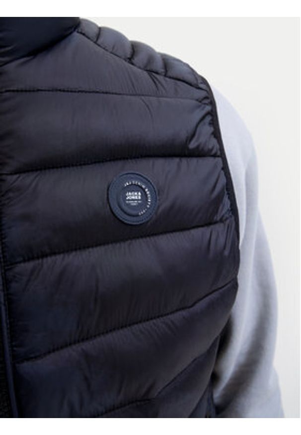 Jack & Jones Kamizelka Bradley 12280973 Czarny Regular Fit. Kolor: czarny. Materiał: syntetyk
