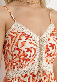 Born2be - Pomarańczowa Bawełniana Sukienka na Cienkich Ramiączkach Zdobiona Haftem z Gumką w Pasie Vikalia. Okazja: na randkę, na co dzień. Kolor: pomarańczowy. Materiał: bawełna. Długość rękawa: na ramiączkach. Wzór: haft, aplikacja. Sezon: lato. Typ sukienki: proste. Styl: klasyczny, casual, elegancki #2