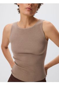 Reserved - Top z wiskozą - brązowy. Kolor: brązowy. Materiał: wiskoza #1