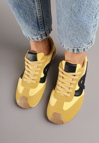 Born2be - Żółte Sneakersy Ozdobione Geometrycznym Motywem Ardetia. Okazja: na co dzień. Kolor: żółty. Materiał: jeans. Wzór: aplikacja, geometria #6