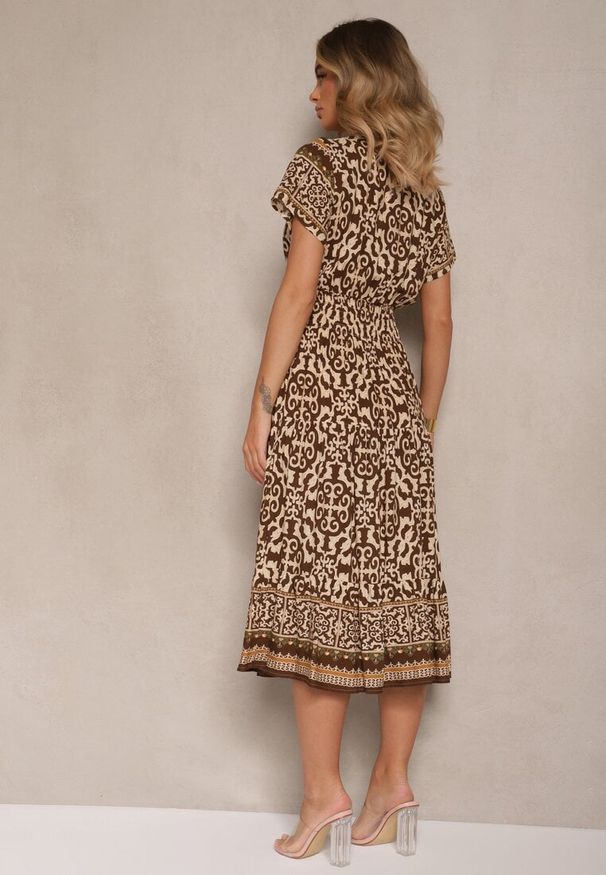 Renee - Brązowa Sukienka z Bawełny Ozdobiona Ornamentnym Motywem Fillena. Kolor: brązowy. Materiał: bawełna. Wzór: aplikacja