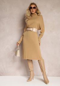 Renee - Beżowa Sukienka Sweterkowa o Pudełkowym Fasonie Horrene. Kolor: beżowy. Materiał: nylon, wiskoza, dzianina. Długość rękawa: długi rękaw. Wzór: gładki #5