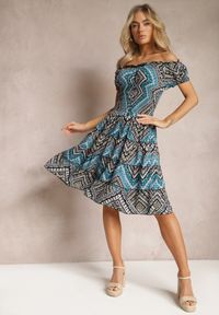 Renee - Zielono-Czarna Elastyczna Sukienka Boho z Hiszpańskim Dekoltem z Bawełny Solphina. Typ kołnierza: dekolt hiszpanka. Kolor: zielony. Materiał: bawełna. Wzór: aplikacja. Styl: boho