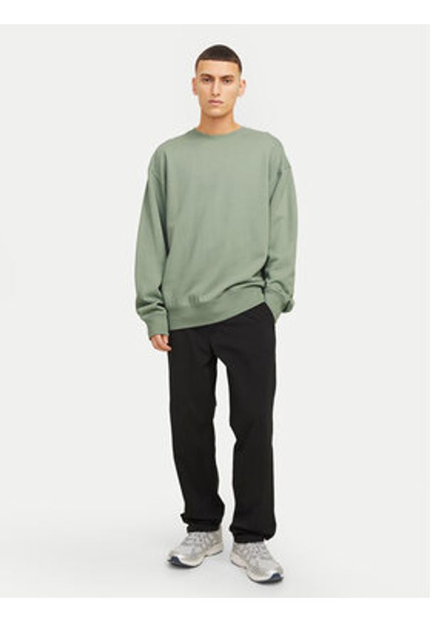 Jack & Jones - Jack&Jones Bluza Charge 12257853 Zielony Loose Fit. Kolor: zielony. Materiał: bawełna