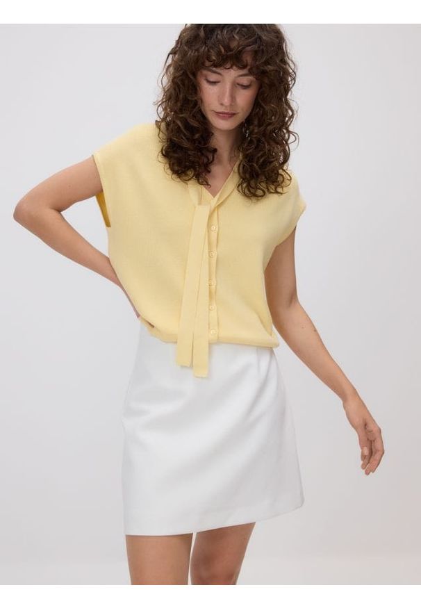 Reserved - Spódnica mini - złamana biel. Materiał: tkanina, wiskoza