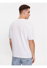 Guess T-Shirt M4RI81 K9RM1 Biały Slim Fit. Kolor: biały. Materiał: bawełna