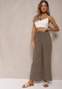 Renee - Ciemnozielone Bawełniane Szerokie Spodnie Kuloty High Waist z Gumką w Talii Evitaes. Okazja: na co dzień, na spotkanie biznesowe. Stan: podwyższony. Kolor: zielony. Materiał: bawełna. Styl: biznesowy, elegancki, casual
