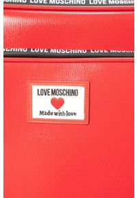 Love Moschino - Walizka. Kolor: czerwony. Materiał: skóra ekologiczna. Wzór: aplikacja #2