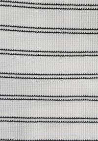 Born2be - Czarno-Białe Bawełniane Szorty w Paski z Wysokim Stanem w Stylu Casual Naunea. Okazja: na co dzień. Stan: podwyższony. Kolor: biały. Materiał: bawełna. Długość: długie. Wzór: paski. Sezon: lato. Styl: casual #4