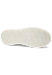 Białe Sneakersy GOE Modne Obuwie Damskie. Okazja: na co dzień. Kolor: biały. Materiał: skóra. Wzór: aplikacja #6