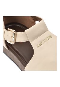 Sandały damskie Artiker, cholewka ze skóry naturalnej licowej pasek wokół kostki z regulacją na klamrę, beżowe, 58C0545. Zapięcie: klamry. Kolor: beżowy. Materiał: skóra #6