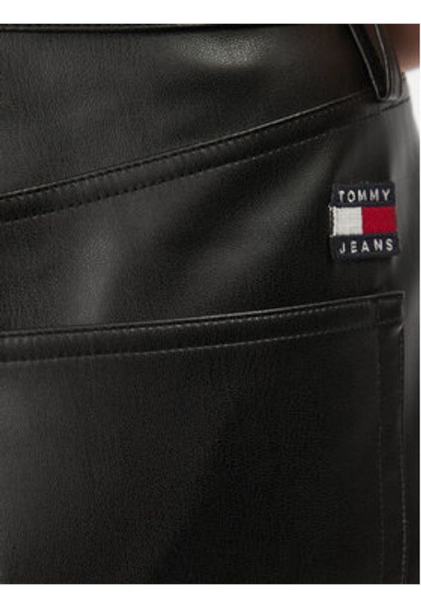 Tommy Jeans Spodnie z imitacji skóry Julie DW0DW16945 Czarny Straight Fit. Kolor: czarny. Materiał: skóra
