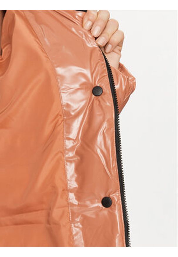 Calvin Klein Jeans Kurtka zimowa High Shine J20J221884 Pomarańczowy Oversize. Kolor: pomarańczowy. Materiał: syntetyk. Sezon: zima