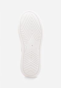 Born2be - Złote Sneakersy VICES z Metaliczną Wstawką Perforacją i Gwiazdą Edanatia. Okazja: na co dzień. Kolor: złoty. Materiał: jeans. Wzór: aplikacja #5