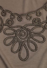 Born2be - Ciemnozielona Wiskozowa Bluzka na Krótki Rękaw z Etno Haftem z Metaliczną Nicią Aiopa. Okazja: do pracy, na co dzień, na spotkanie biznesowe. Kolekcja: plus size. Kolor: zielony. Materiał: wiskoza. Długość rękawa: krótki rękaw. Długość: krótkie. Wzór: haft. Styl: etno #6