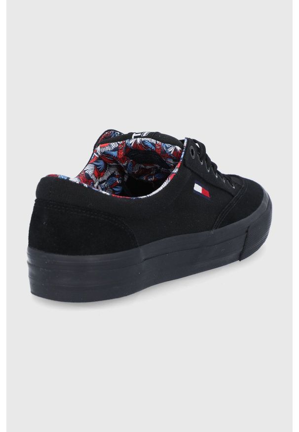 Tommy Jeans Tenisówki męskie kolor czarny. Nosek buta: okrągły. Zapięcie: sznurówki. Kolor: czarny. Materiał: guma, bawełna