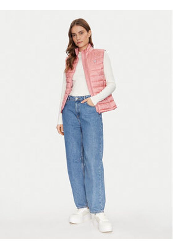 Guess Jeans Bezrękawnik W5RN55 WHAB2 Różowy Regular Fit. Kolor: różowy. Materiał: syntetyk. Długość rękawa: bez rękawów
