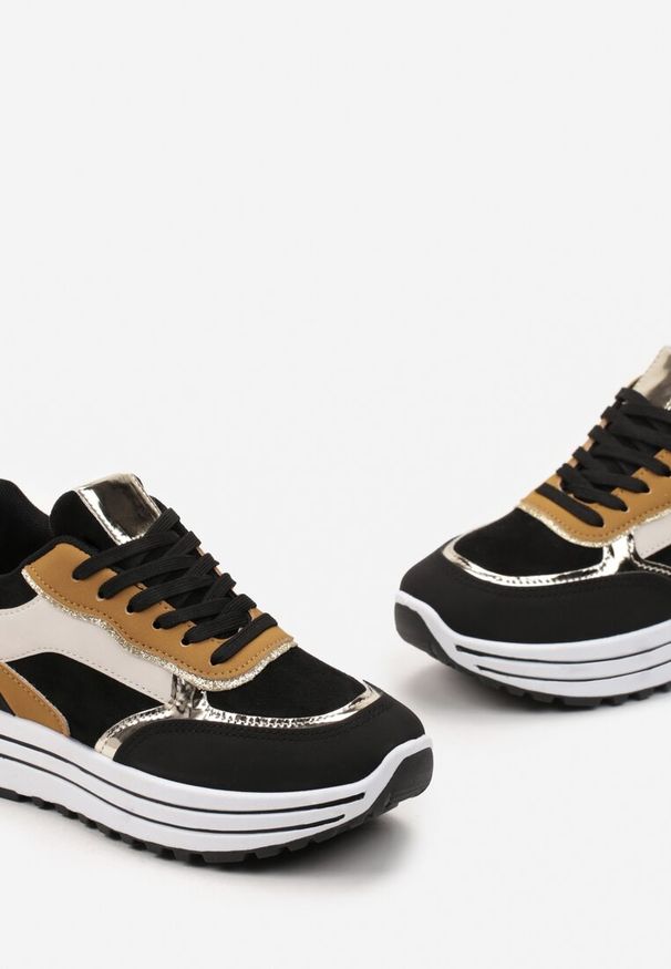 Renee - Czarne Sneakersy na Wysokiej Podeszwie z Błyszczącymi Wstawkami Lovana. Kolor: czarny. Obcas: na platformie