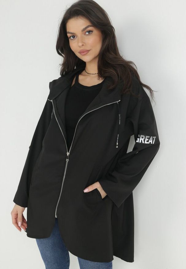 Born2be - Czarna Kurtka Oversize Wiatrówka z Kapturem Lafise. Typ kołnierza: kaptur. Kolor: czarny. Długość rękawa: długi rękaw. Długość: długie