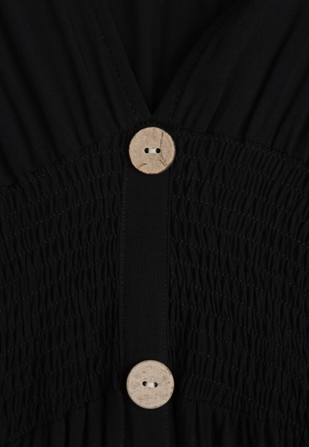 Born2be - Czarna Sukienka z Wiskozy Heeny. Okazja: na co dzień, na randkę. Kolor: czarny. Materiał: wiskoza. Wzór: gładki, aplikacja. Sezon: lato. Styl: casual. Długość: maxi