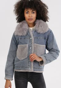 Born2be - Niebieska Kurtka Daeigina. Okazja: na co dzień. Kolor: niebieski. Materiał: futro, jeans, materiał. Długość rękawa: długi rękaw. Długość: długie. Styl: casual #1