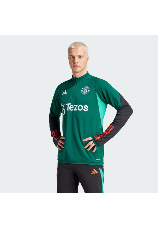 Bluza do piłki nożnej męska Adidas Manchester United Tiro 23 Training Top. Kolor: czarny, zielony, wielokolorowy. Materiał: materiał