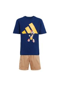 Adidas - Zestaw adidas x Disney Mickey Mouse Tee Kids. Kolor: wielokolorowy, żółty, niebieski. Materiał: materiał. Wzór: motyw z bajki