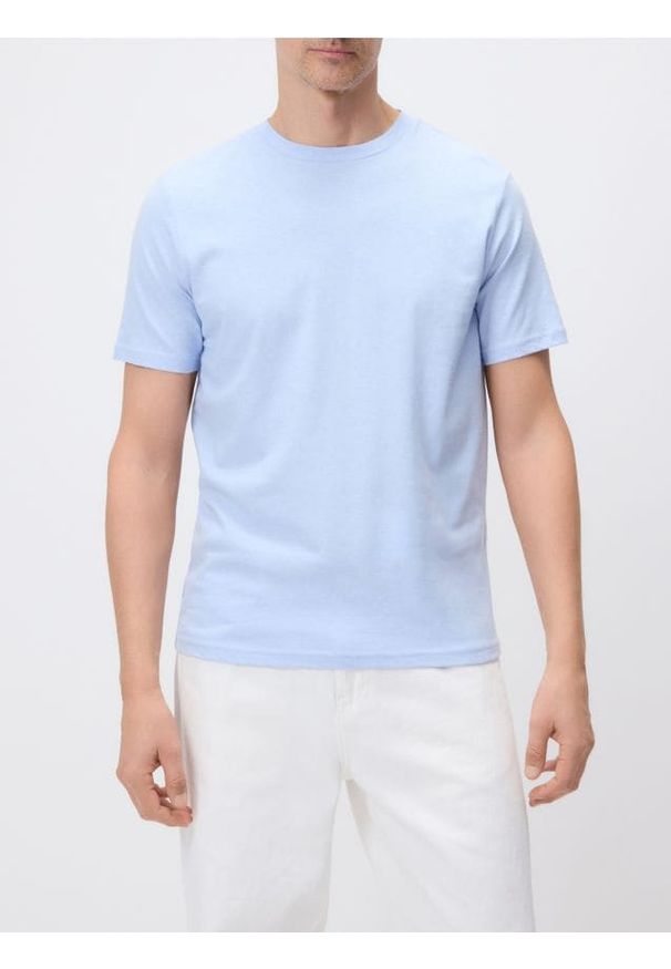 Reserved - T-shirt regular fit z lnem - jasnoniebieski. Kolor: niebieski. Materiał: len