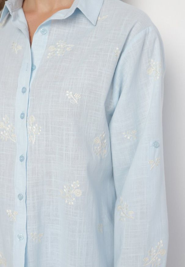 Born2be - Niebieska Bawełniana Koszula z Regulowanymi Rękawami Domira. Okazja: na co dzień. Typ kołnierza: kołnierzyk klasyczny, dekolt w kształcie V. Kolor: niebieski. Materiał: bawełna. Styl: klasyczny, casual, elegancki