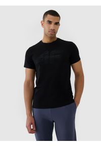 4f - 4F T-shirt regular z nadrukiem męski - czarny L. Okazja: na co dzień. Kolor: czarny. Materiał: dzianina, jersey, bawełna. Długość rękawa: krótki rękaw. Długość: krótkie. Wzór: nadruk. Styl: casual, klasyczny, sportowy #1