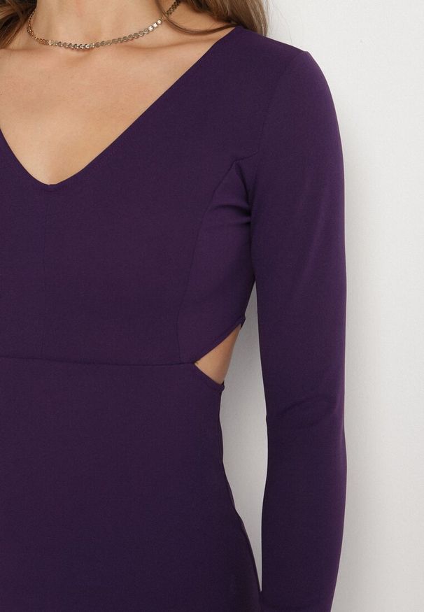 Born2be - Fioletowa Sukienka o Dopasowanym Kroju z Wycięciami w Talii Halassia. Okazja: na randkę, na co dzień. Typ kołnierza: dekolt w serek. Kolor: fioletowy. Długość rękawa: długi rękaw. Typ sukienki: dopasowane, proste. Styl: casual, elegancki