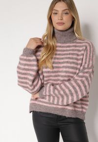 Born2be - Szaro-Różowy Golf z Domieszką Wełny w Paski Monallia. Okazja: na co dzień. Typ kołnierza: golf. Kolor: szary. Materiał: wełna. Wzór: paski. Styl: casual, elegancki, klasyczny #6