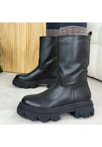 Czarne kozaki damskie DiA 12y-2 Traper. Kolor: czarny. Materiał: skóra. Szerokość cholewki: normalna. Styl: klasyczny #1