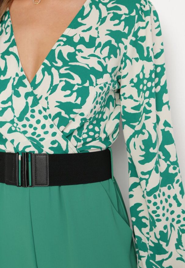 Born2be - Zielono-Biały Kombinezon z Paskiem Góra w Print i Trójkątny Dekolt Hamiora. Kolor: zielony. Wzór: nadruk
